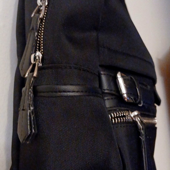 Backpack - Picture 4 of 9